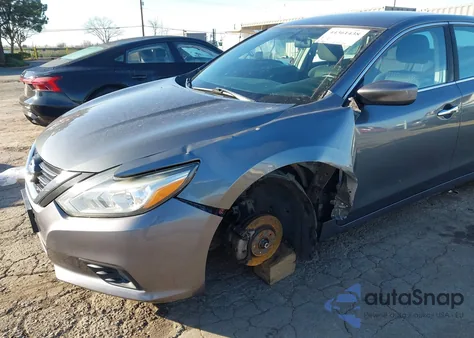 2018 Nissan Altima 2.5 Sv z USA, uszkodzony, nr VIN 1N4AL3AP0JC197055